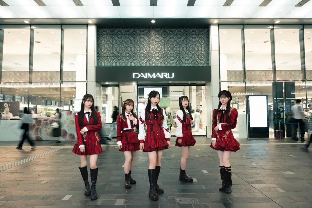 時代を彩った装跡 AKB48 大衣装展|10月17日(金)〜10月28日(火)大丸東京店で開催!20周年記念の衣装と歴史が一堂に✨